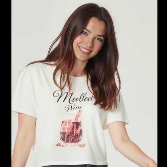 WILDFOX WOMEN’S SHORT SLEEVE LOOSE FIT LIGHTWEIGHT JAMIE MULLED WINE TEE NWT - Picture 1 of 6